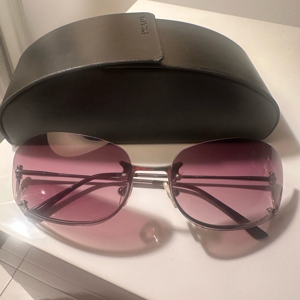 Authentic PRADA SPR 51D SUNGLASSES with original case - Picture 2 of 5